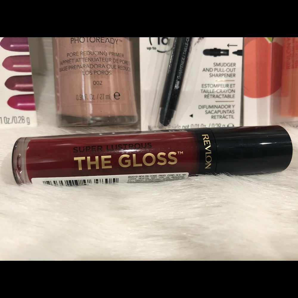Revlon cosmetics bundle - Picture 9 of 10